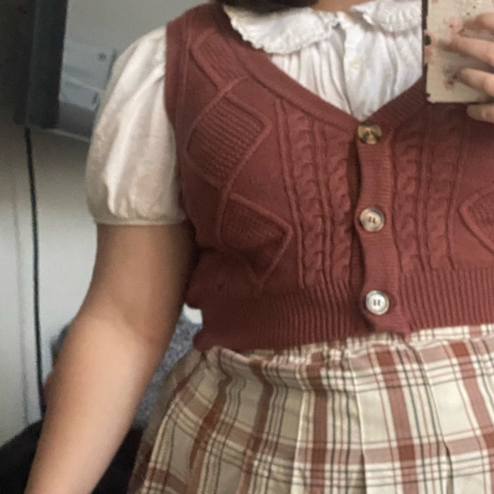 XL Cropped Dusty Rose Sweater Vest